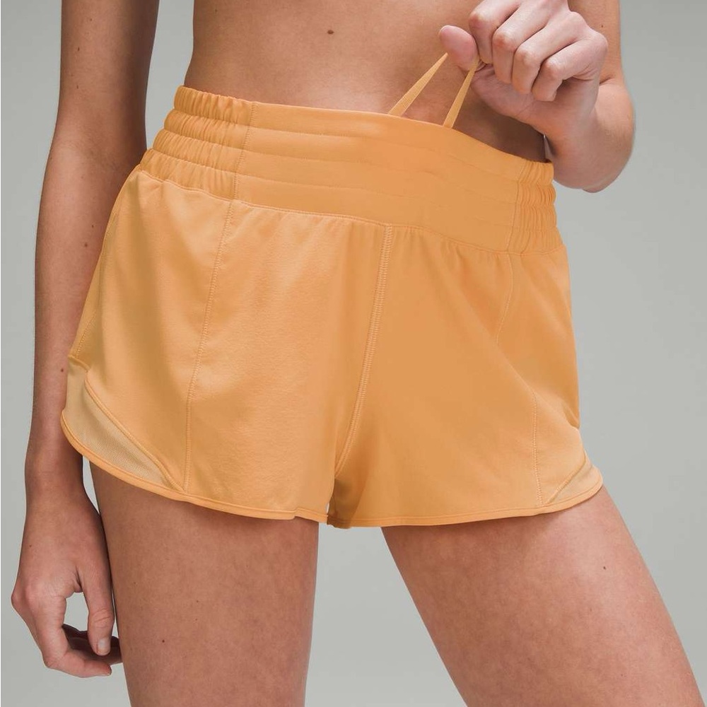 Lululemon High Rise 2.5” Hotty Hot Shorts - Mango Dream - Size 4